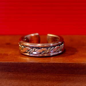 Anillo de cobre con diseño de trenza